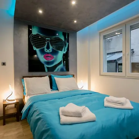 Cosmopolitan One Apartment *
