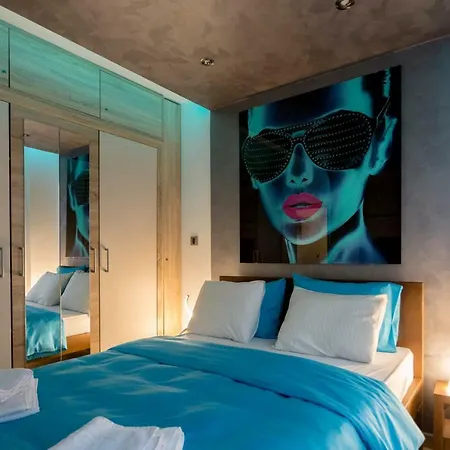 Cosmopolitan One Apartment *